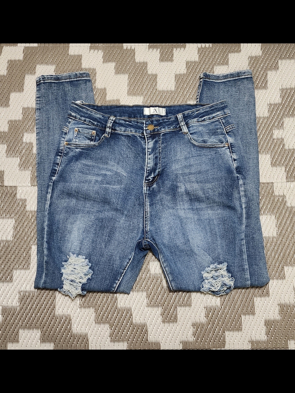 Skinny Distressed Light Blue Jeans for Women